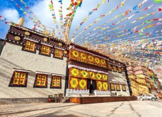 Tu viện Songzanlin – trung tâm Phật giáo quan trọng của Tây Tạng Tu viện Songzanlin - trung tâm Phật giáo quan trọng của Tây Tạng